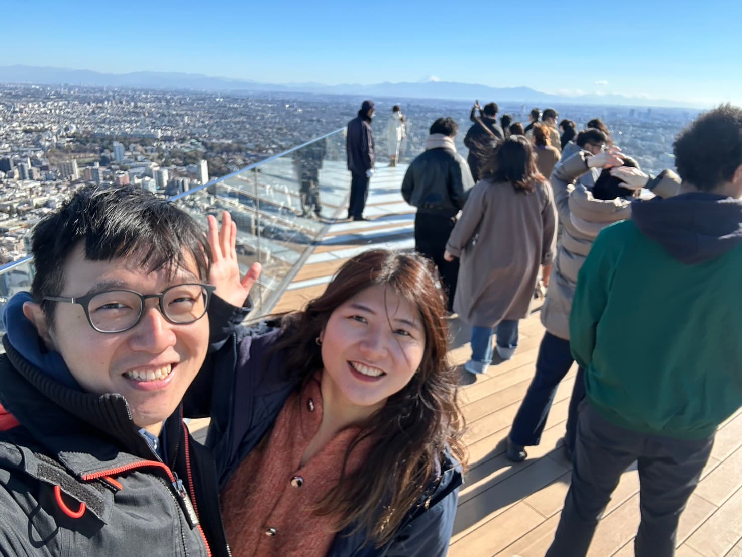 Hiyori with a guest at a Tokyo observation deck